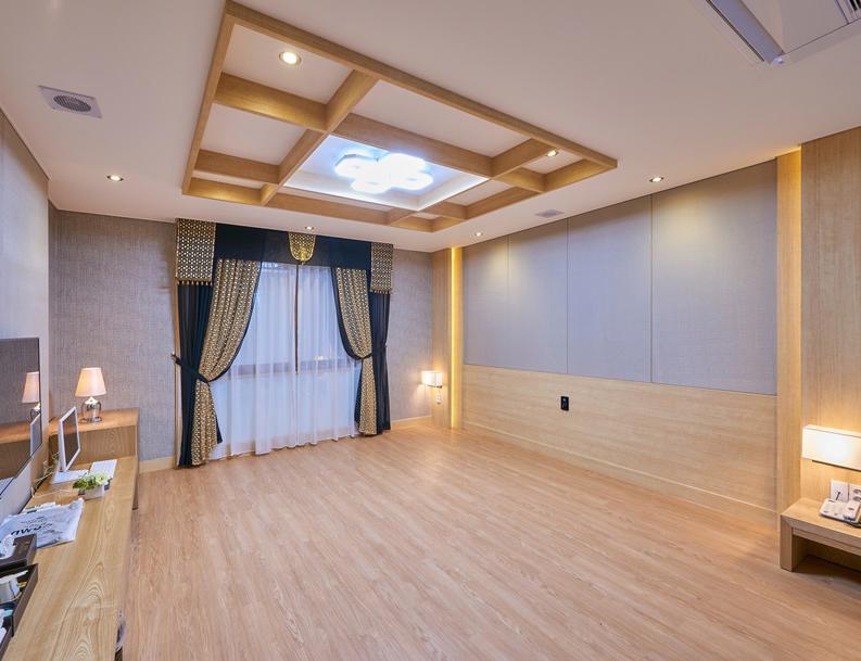 Shell Stone Yeosu Business Hotel Экстерьер фото