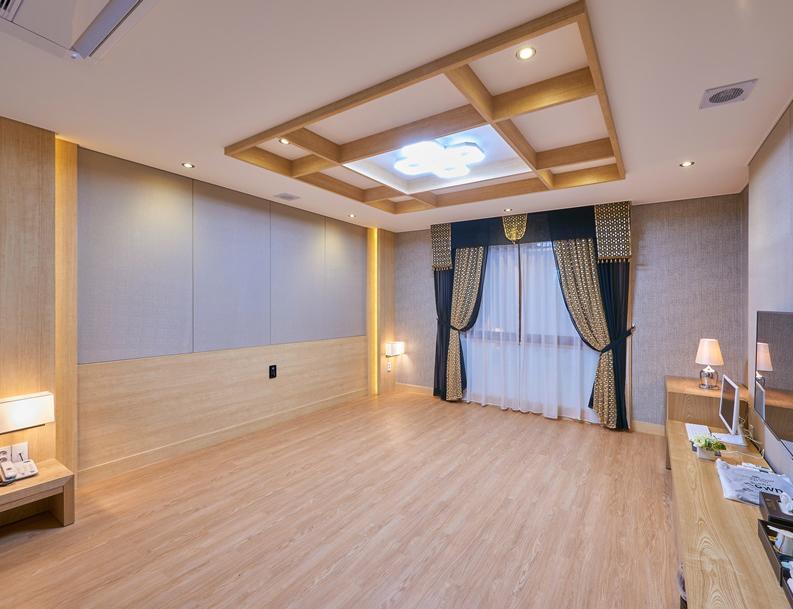 Shell Stone Yeosu Business Hotel Экстерьер фото